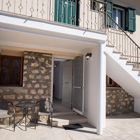 Boursinos Cozy Apartments Lefkáda エクステリア 写真