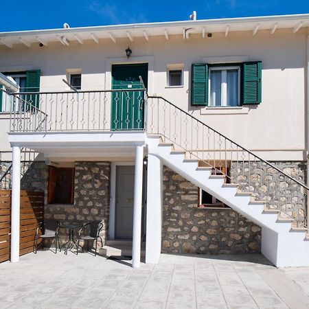 Boursinos Cozy Apartments Lefkáda エクステリア 写真