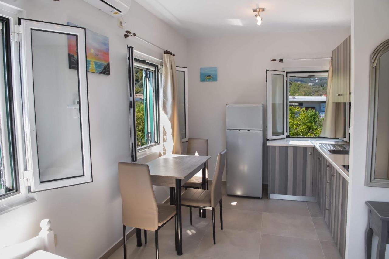 Boursinos Cozy Apartments Lefkáda エクステリア 写真